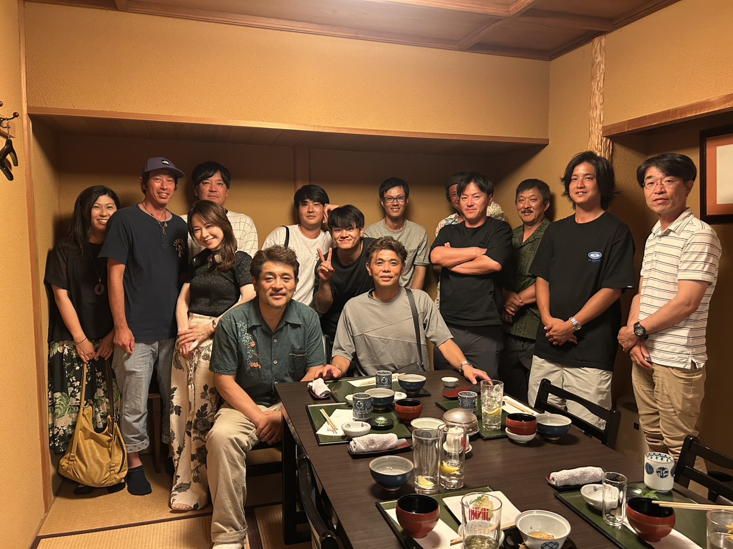 静新電設のメンバー集合写真